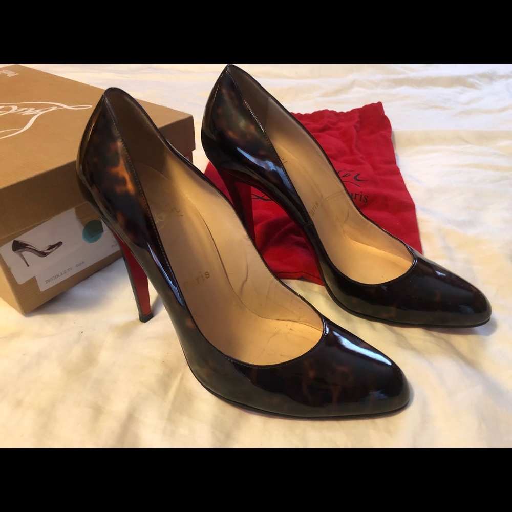 TURTLE PATENT LEATHER LOUBOUTIN PUMPS SIZE 40
